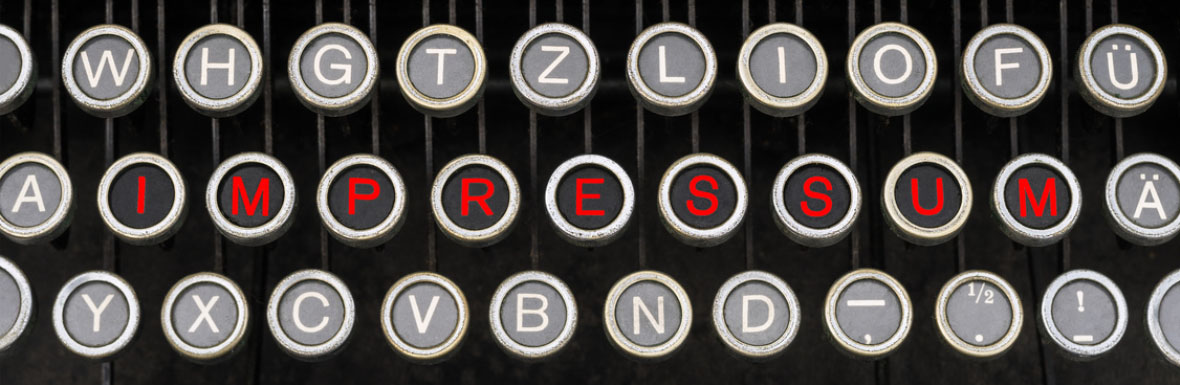 Impressum Wort auf Tastatur einer antiken Schreibmaschine © Fotoschlick, fotolia.com